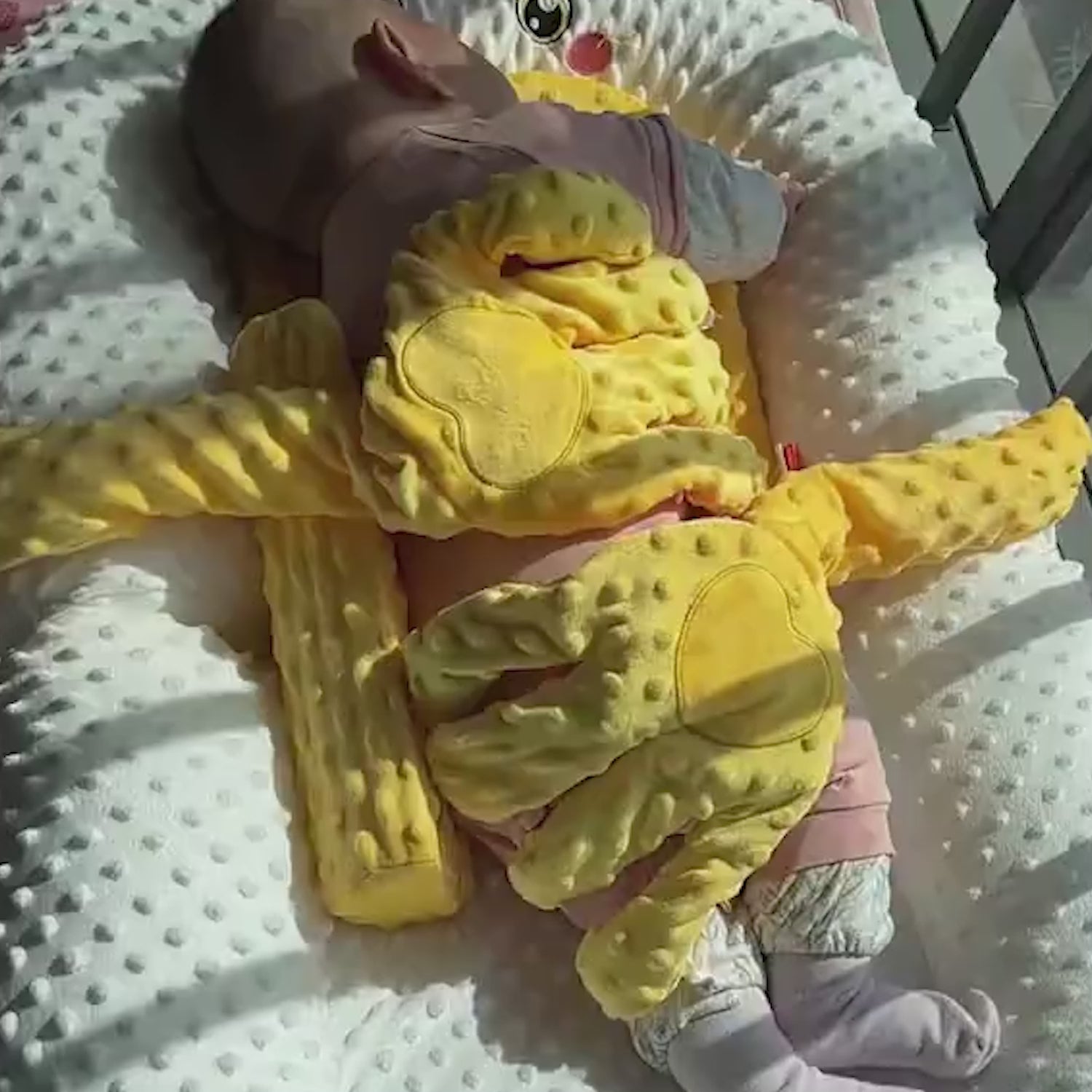 Baby Hugger Motion Bed with Remote Control 31”